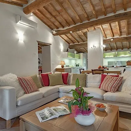 Sleeps 12 Pool Air Con Wifi וילה Monterchi