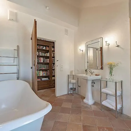 Sleeps 12 Pool Air Con Wifi וילה *