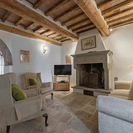Sleeps 12 Pool Air Con Wifi וילה Monterchi
