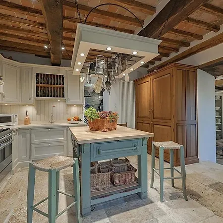 Sleeps 12 Pool Air Con Wifi וילה Monterchi
